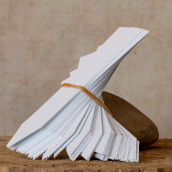 Stik-etiket i hvid plast...